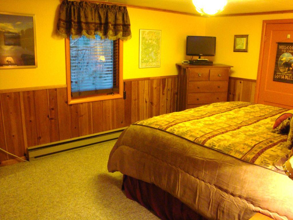Yellowstone Wildlife Cabins West Yellowstone Exterior photo